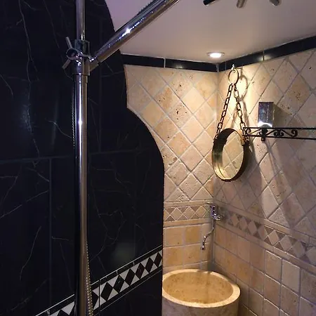 Oda ve Kahvaltı La Rom' Antik